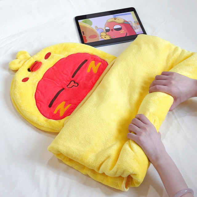 Please cover the red bean air-conditioning blanket around the red bean