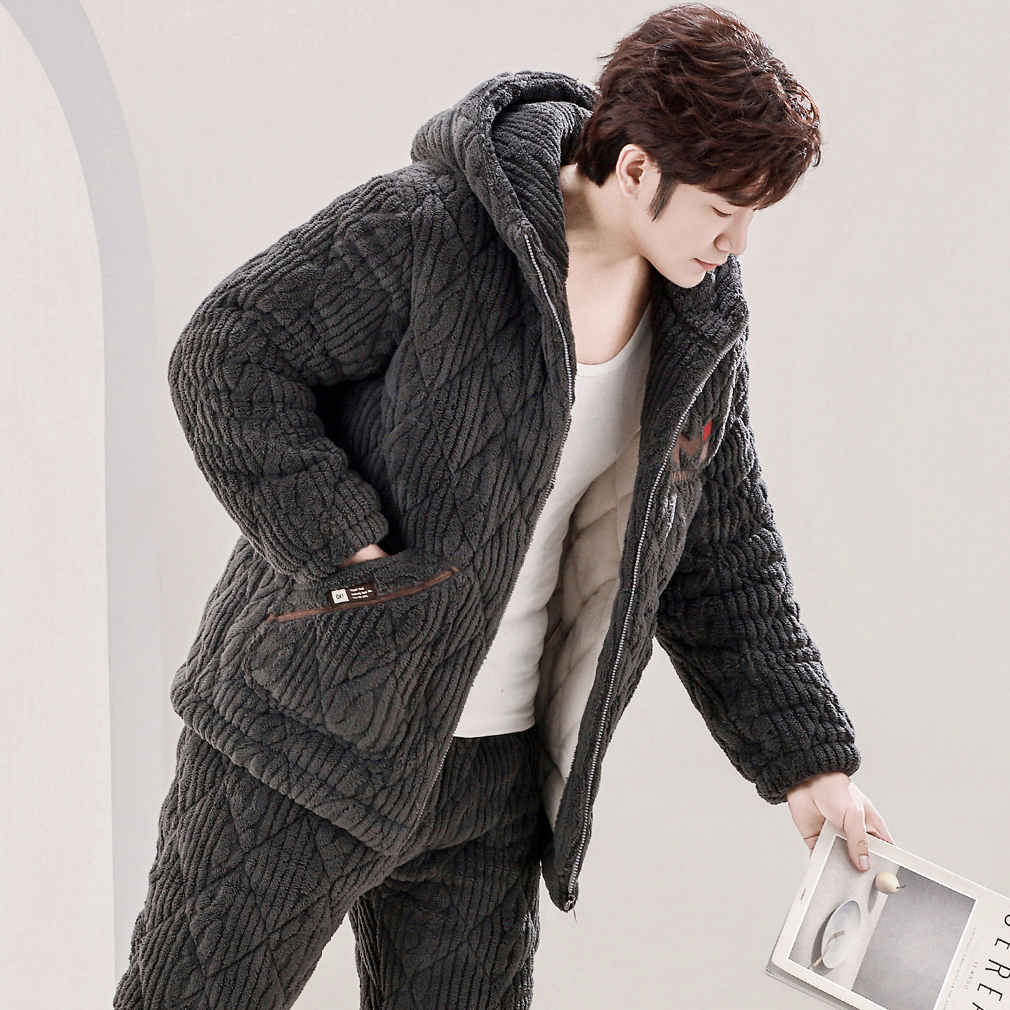 男士睡衣连帽冬季天三层夹棉袄珊瑚绒加厚法兰绒2025年新款家居服 - 图1