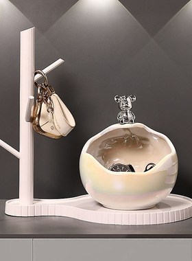 入户门口玄关放钥匙置物架收纳摆件轻奢高档鞋柜客厅陶瓷熊装饰品