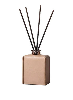 轻奢样板间女士卧室衣帽摆