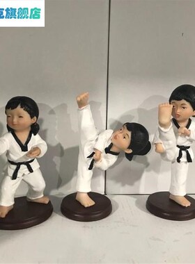 树脂工艺品小跆拳道人物模型女侧踢腿武术蛋糕装饰创意摆件送礼