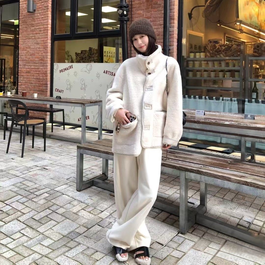 正品monoha羊羔毛麂皮绒皮毛一体立领正反两穿大衣高级感外套女 - 图3