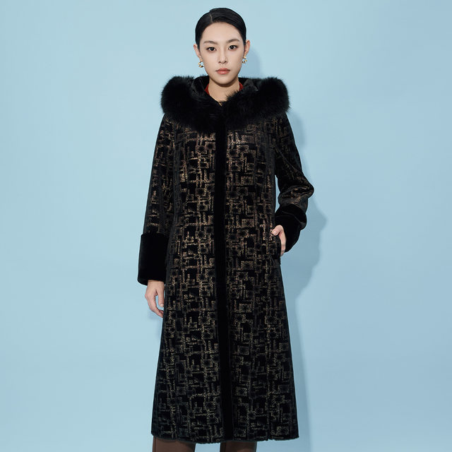 马天奴女装秋冬新款黑色印花狐狸毛领连帽长款大衣外套轻奢保暖