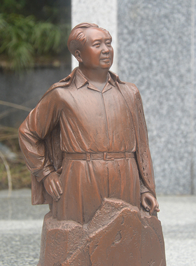 韶山纪念毛主席铜像送领导长辈