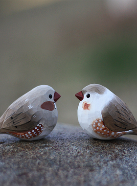 极速鹿妖商店 肥i啾 木雕小鸟 珍珠鸟 斑胸草雀 纯手工 实木桌面