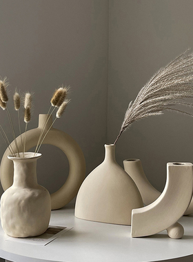 新品创意c花瓶摆件北欧复古艺术陶瓷服装店家居侘寂风装饰品小客