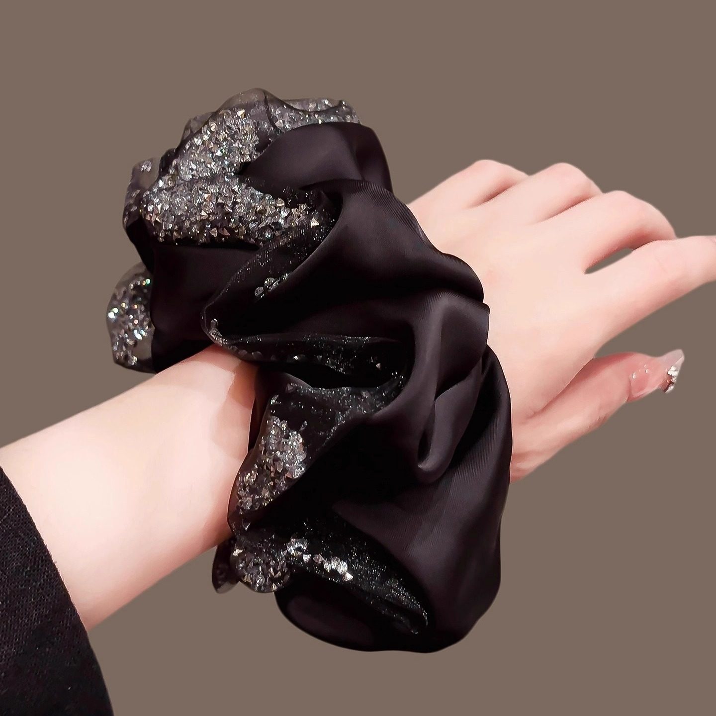 高级感水钻纱边缎面肥肠圈新款气质扎发头绳高档大号皮筋头花发圈,淘宝优惠券,粉丝福利购,淘宝优惠卷