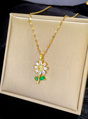 极速Claassic Romantic White Flower Necklace Fashionable and
