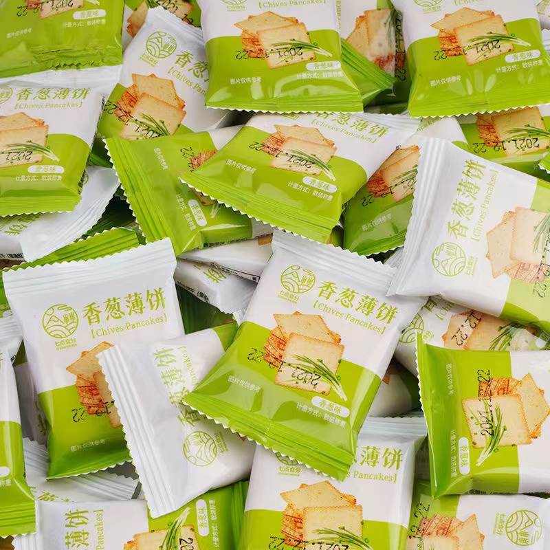 香葱王薄脆饼干独立小包装散装香葱咸味超薄零食小吃整箱代餐饱腹