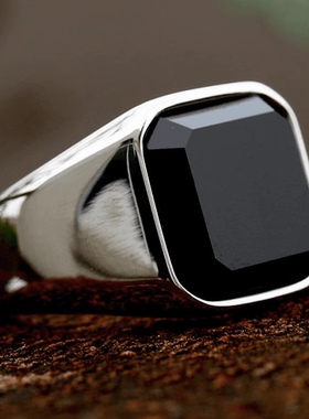 ROCK PUNK方形气质镶黑松石戒指复古男士时尚镶嵌轻奢简约食指环