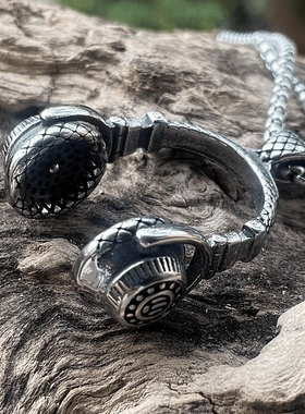 ROCK PUNK时尚日韩耳机音乐钛钢吊坠男女通用高级感挂件潮牌挂坠