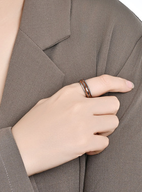 欧美6 8mm高级感钨钢镶木纹指环钨金时尚双槽木头男女情侣戒指