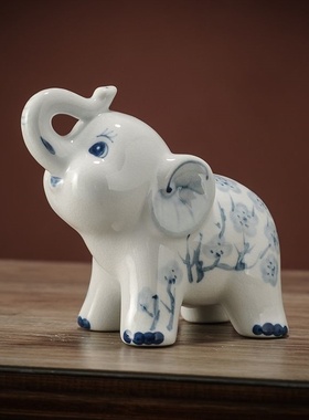 陶瓷小摆件工艺品招财大象一对新中式青花瓷家居客厅电视酒柜装饰