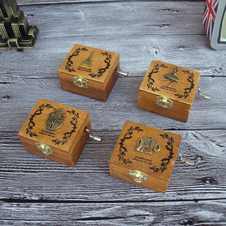 木制复古八音盒手摇式怀旧情侣天空之城音乐盒送儿童男女生日礼物 - 图0