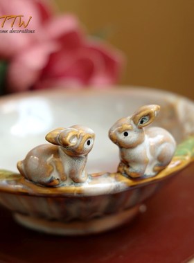 田园两只小兔花朵纹陶瓷收纳装饰盘子肥皂托瓜子碟家居装饰品摆件