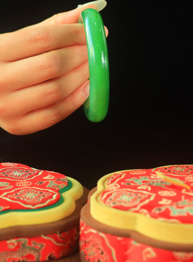 和田玉碧玉籽料圆条福镯女款手镯