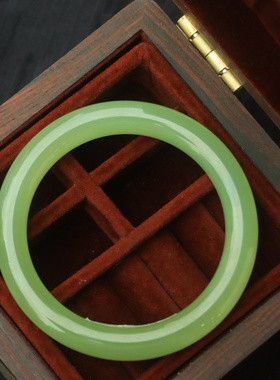 天然玉石新疆和田玉冰底晴水手镯