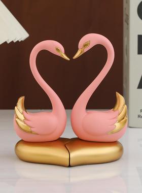 情侣爱心天鹅摆件一对家居客厅卧室新房装饰工艺品摆设送结婚礼物