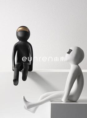 简约可爱树脂卡通坐姿人物雕塑摆件样板间客厅书房桌面艺术装饰品