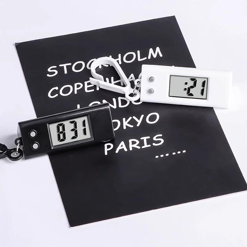 儿童便携小巧钥匙扣表数字静音考试学习专用电子钟小挂件电子表 - 图1