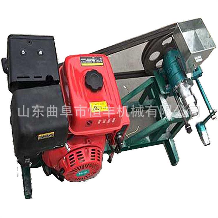 Two-phase electricity drives multifunctional food extruder. The new grain extruder is easy to operate and does not block the machine.