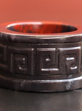 戒指把玩21内径17*5mm14g精雕龙戒戒指桂林鸡血玉石乾坤料黑底红