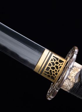 龙泉市刀剑龙骨一体三枚合夹钢