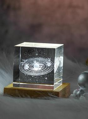 创意方块水晶宇航员摆件送女生闺蜜小夜灯装饰月球三八节生日礼物