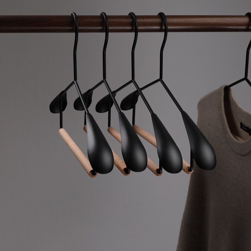 收纳师推荐黑色实木衣架家用轻奢高级防滑衣挂无痕宽肩衣服撑子,淘宝优惠券,粉丝福利购,淘宝优惠卷
