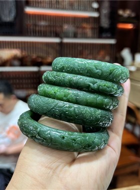 极速一手货d源天然俄罗斯碧玉雕花手镯女款玉石镯子饰品 老料子实