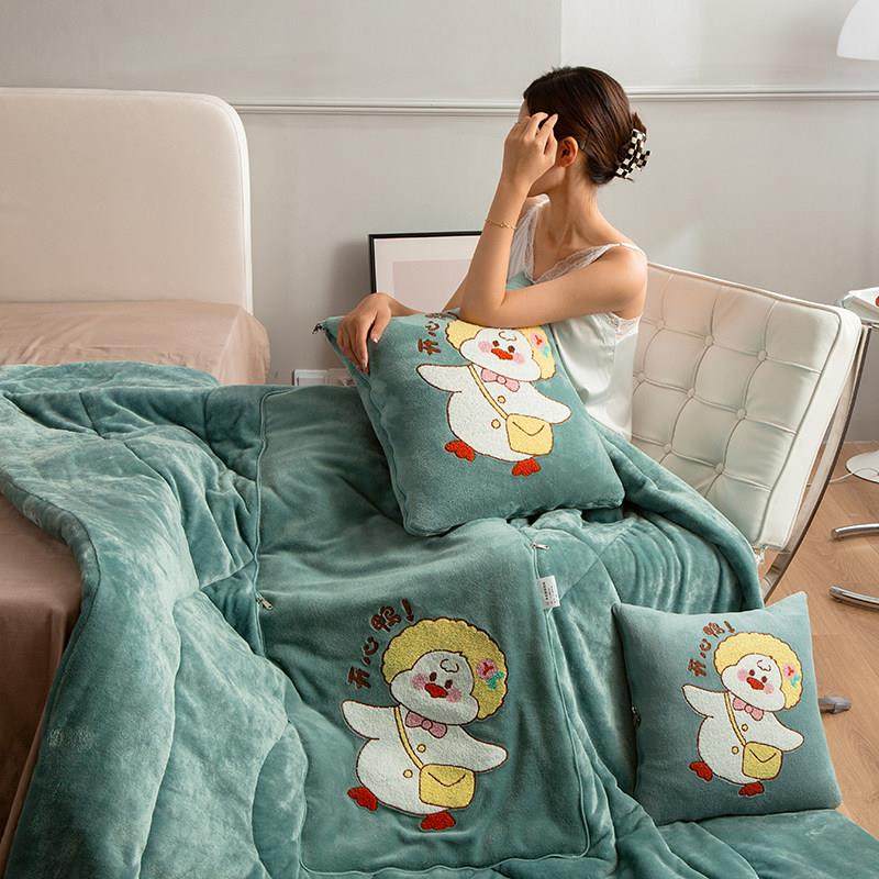 加厚牛奶绒车载抱枕被子两用办公室午睡靠垫沙发枕头盖毯折叠机洗,淘宝优惠券,粉丝福利购,淘宝优惠卷