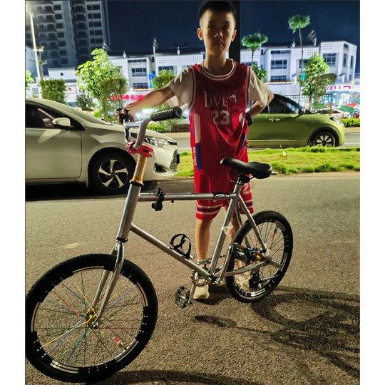 20寸死飞自行车男女小学生倒刹死飞升级实心胎双碟刹配置单车