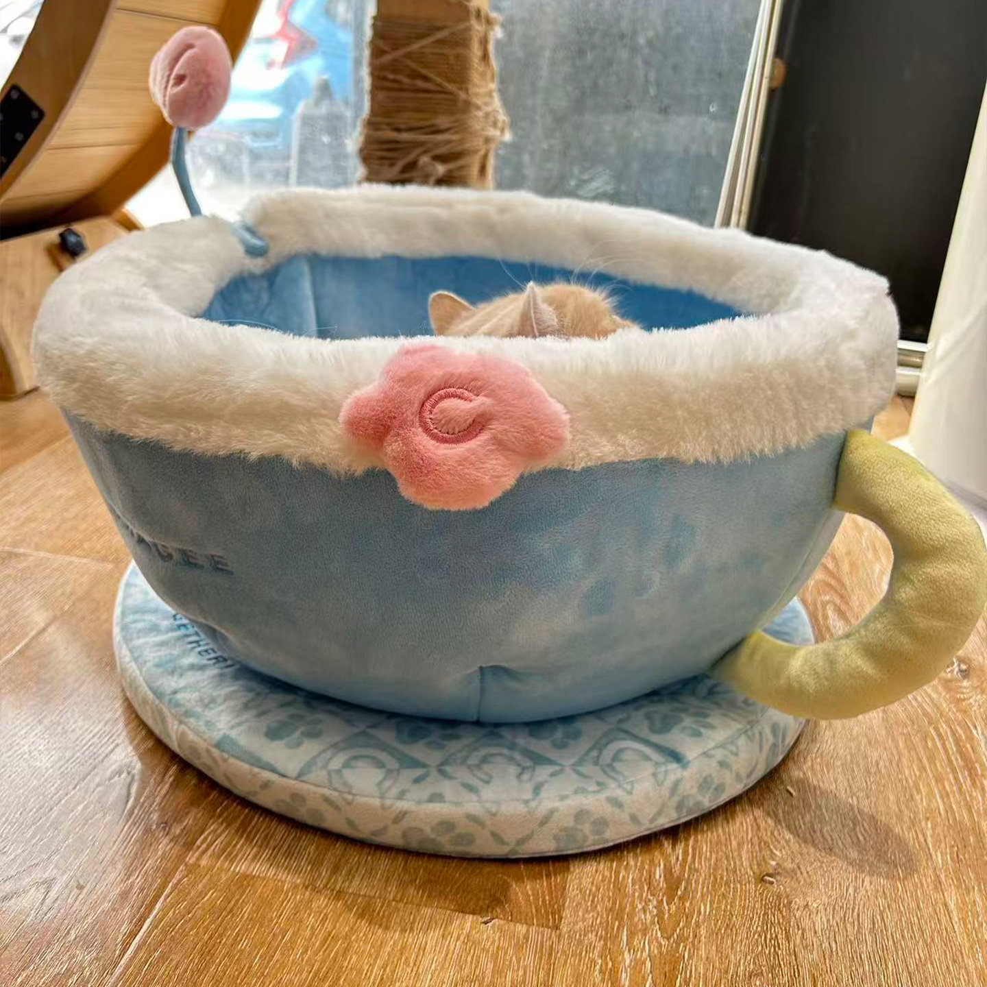 霸王茶姬猫窝限定周边毛绒茶杯萌宠窝zeze联名猫窝四季通用猫别墅,淘宝优惠券,粉丝福利购,淘宝优惠卷