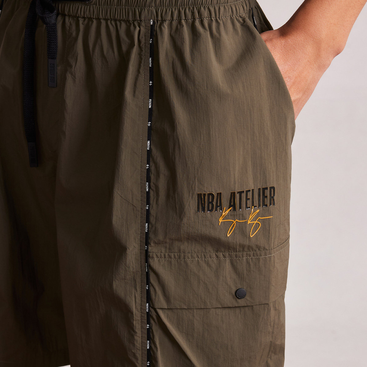 【库兹马联名】NBA ATELIER x KYLE KUZMA 男士黑色抽绳扎染短裤,淘宝优惠券,粉丝福利购,淘宝优惠卷