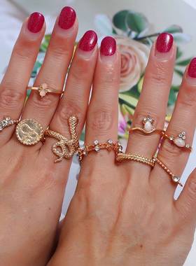 极速-New jewelry retro fashion pattern geometric sVnake-shap