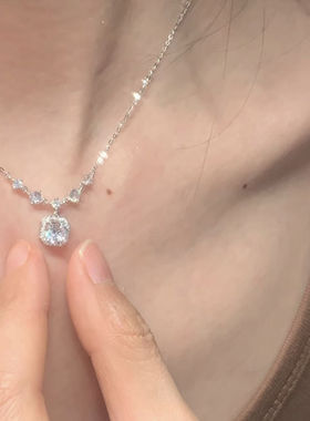 新款925纯银方糖项链女轻奢小众设计温柔高级简约气质百搭锁骨链