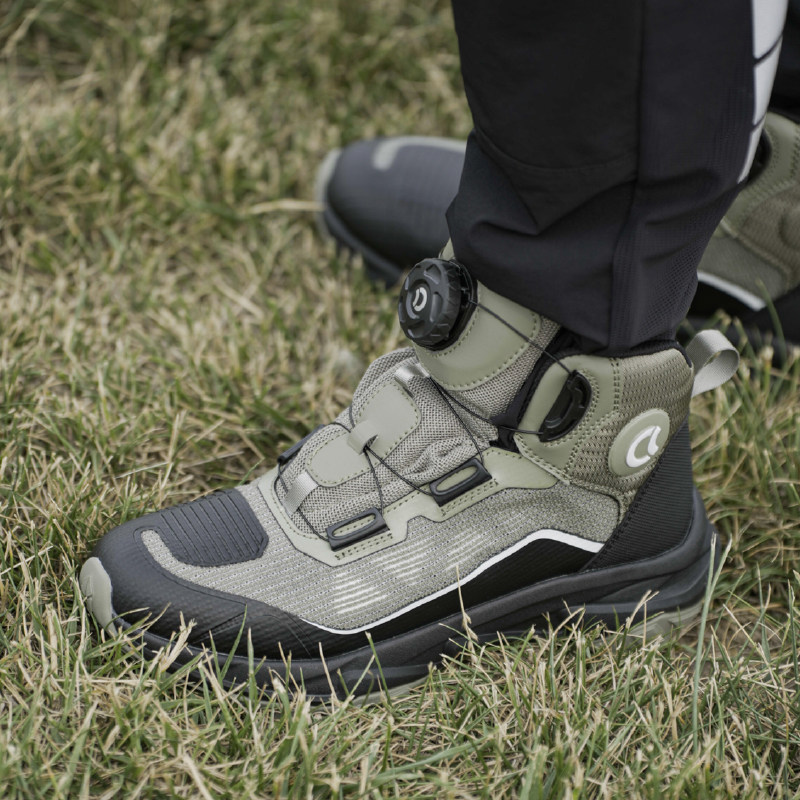 CC summer motorcycle riding boots are breathable and non-slip