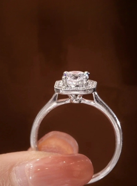 YUDANDUN莫桑戒指1克拉圆钻珠边方包设计光臂简约轻奢日常气质女