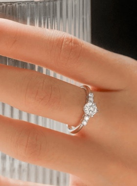 YUDANDUN莫桑戒指80分钻戒仙气温柔轻奢日常通勤女款时尚百搭婚戒