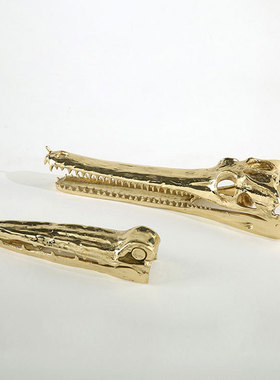 现代轻奢金色鳄鱼头骨摆件样板间