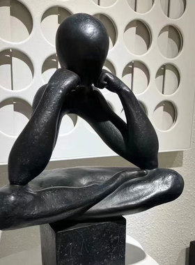 现代简约抽象黑白人物打坐摆件样