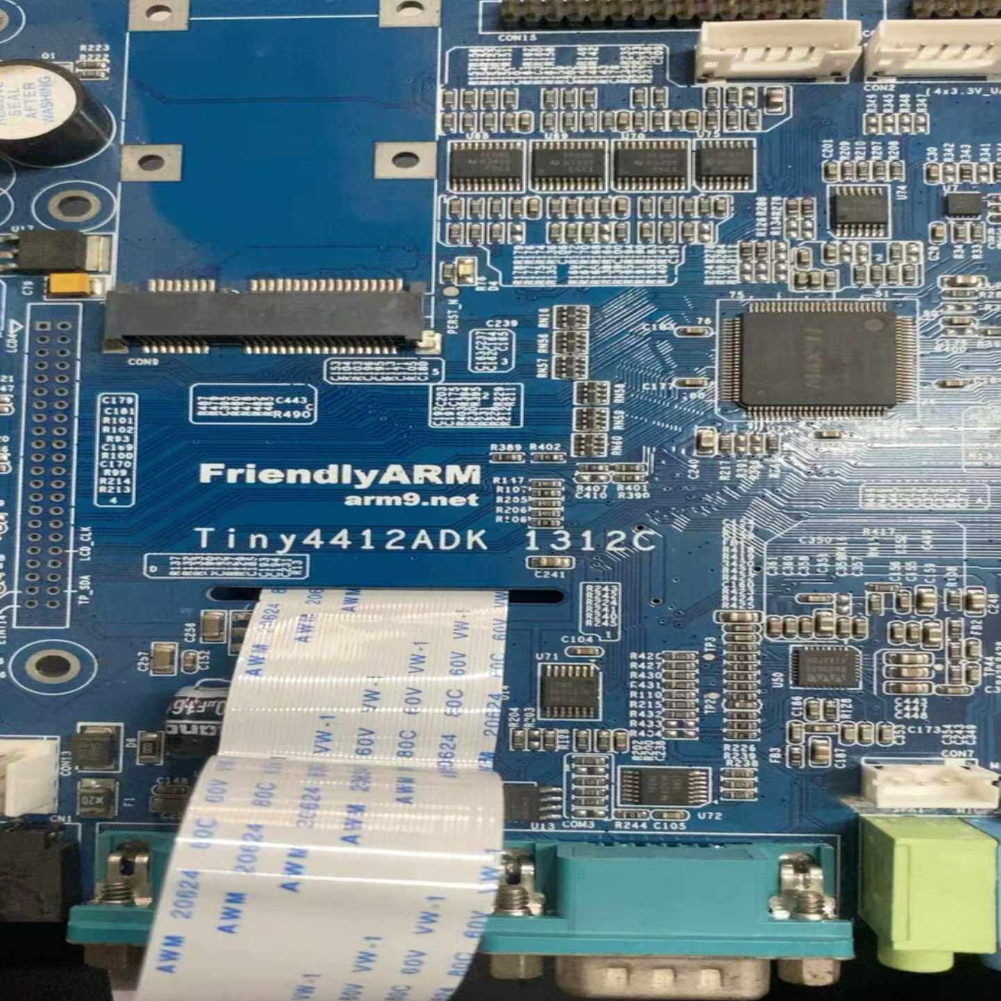 友善之臂Tiny TINY4412ADK开发板带屏(亚飞商行) - 图1