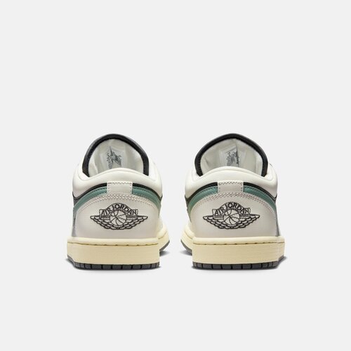 滔搏NIKE耐克女鞋AIR JORDAN 1时尚复古运动训练篮球鞋DC0774-001 - 图2