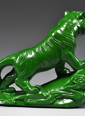 绿色木雕老虎摆件实木质上山虎生肖工艺品家居办公桌面装饰工艺品