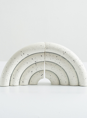 现代简约半圆形书挡摆件样板间书房桌面书档书靠创意Y树脂书立陈