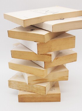 复古装饰旧书捆书卷 泛黄斑驳文艺老旧物 旧时光摄影道具摆件背景