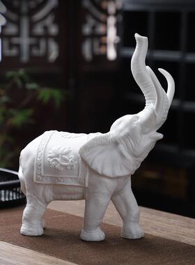 白瓷大象摆件一对招财镇宅办公室客厅家居装饰品工艺品陶瓷吸水象