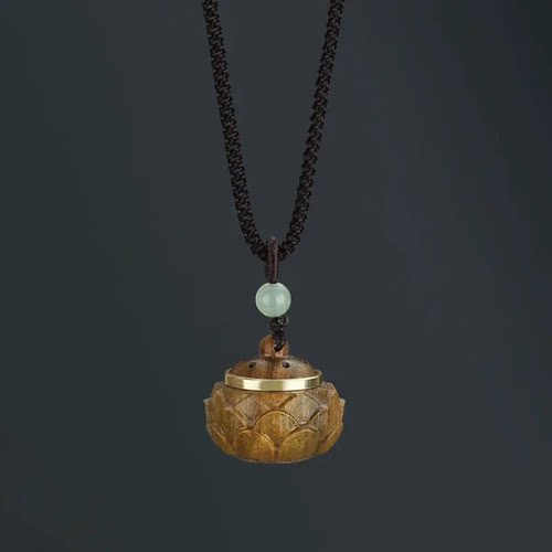 国风小清新手作绿檀木镂空可打开香薰囊长项链木质扩香毛衣链新款 - 图2