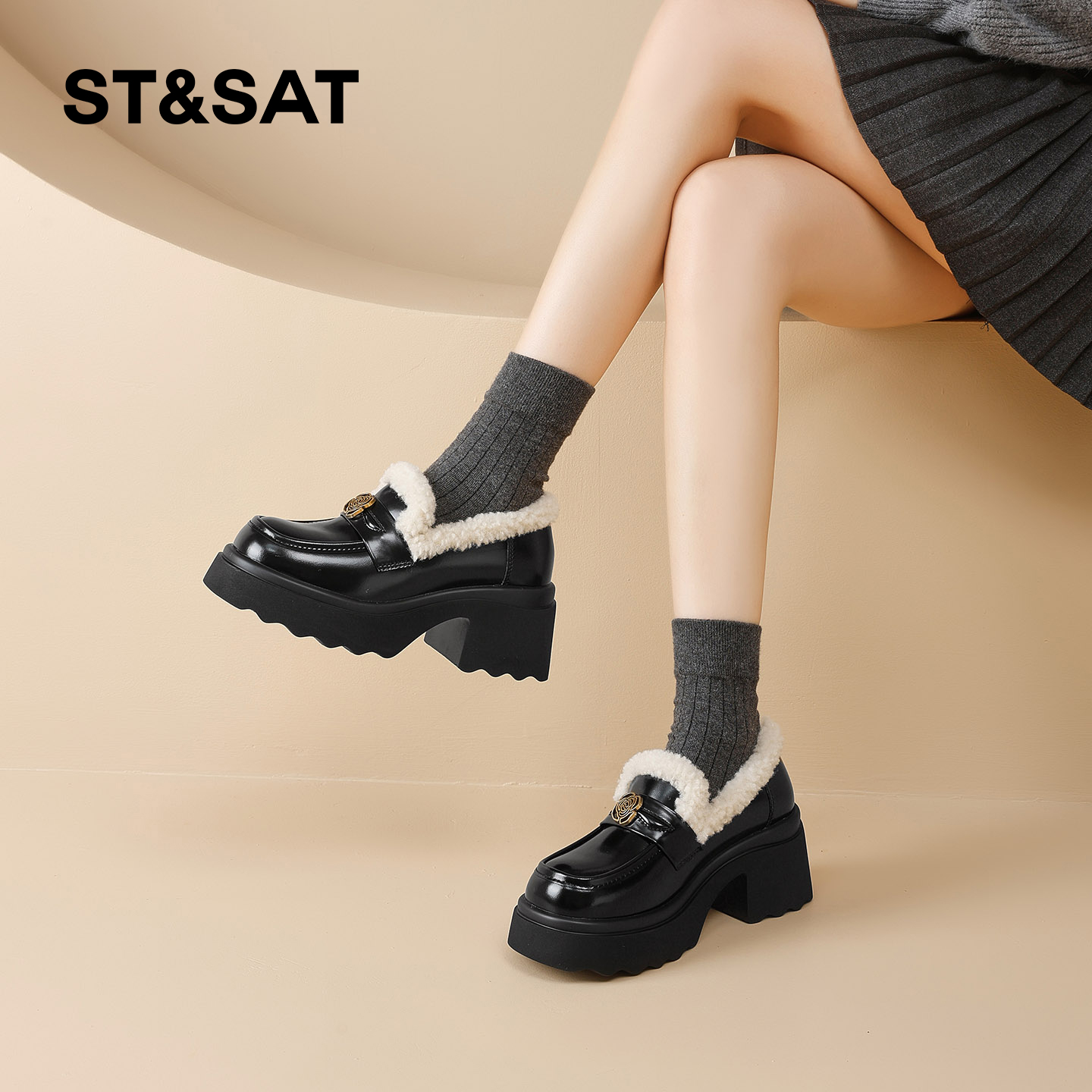 星期六乐福鞋女2025冬季新款女鞋女款厚底加绒加厚保暖小皮鞋棉鞋 - 图1