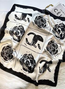 米果现代样板间衣帽间绸缎丝巾披肩方巾衣柜内装饰品